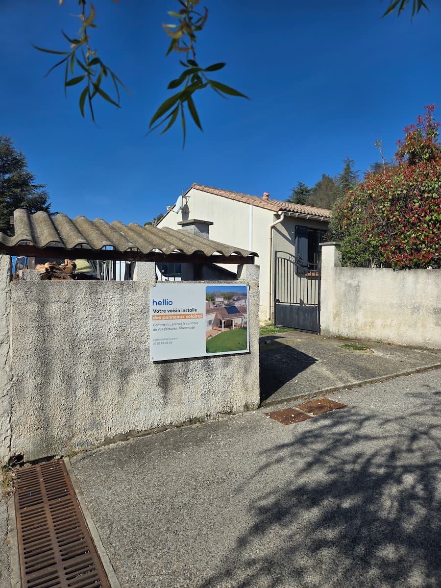 Installation de panneaux photovoltaïques avec batterie