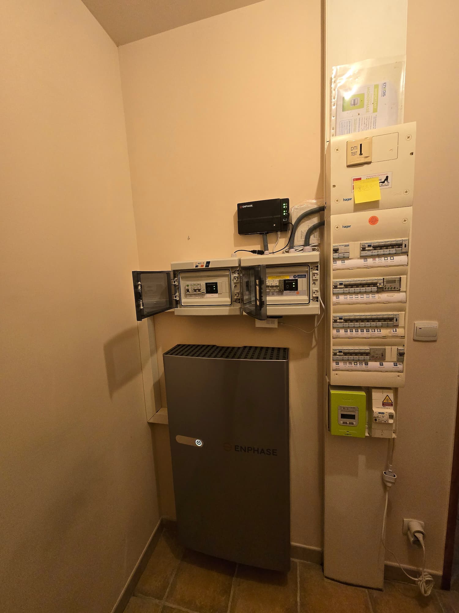 Installation de stockage batterie à Saint-Martin-de-Crau