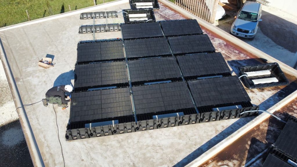 Installation photovoltaïque et batterie à Noves.